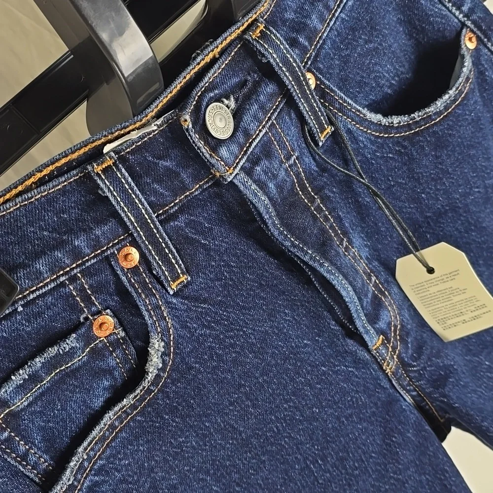 Levi's 501® Original High Rise Mid-Thigh Womens Shorts Size 24 = 0 - 00 NWT - Picture 6 of 16